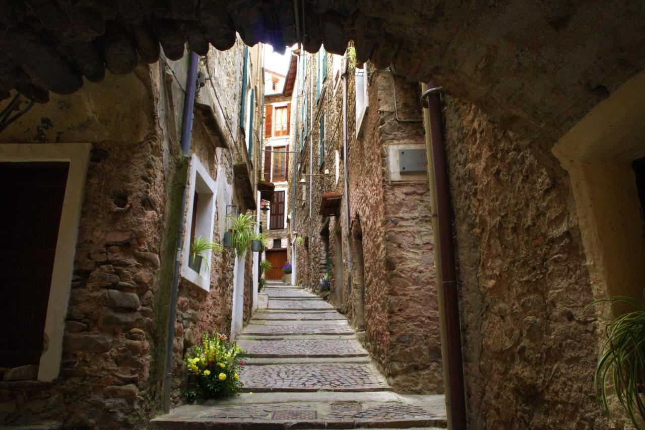 Villa La Casa Degli Alberi à Dolceacqua Extérieur photo